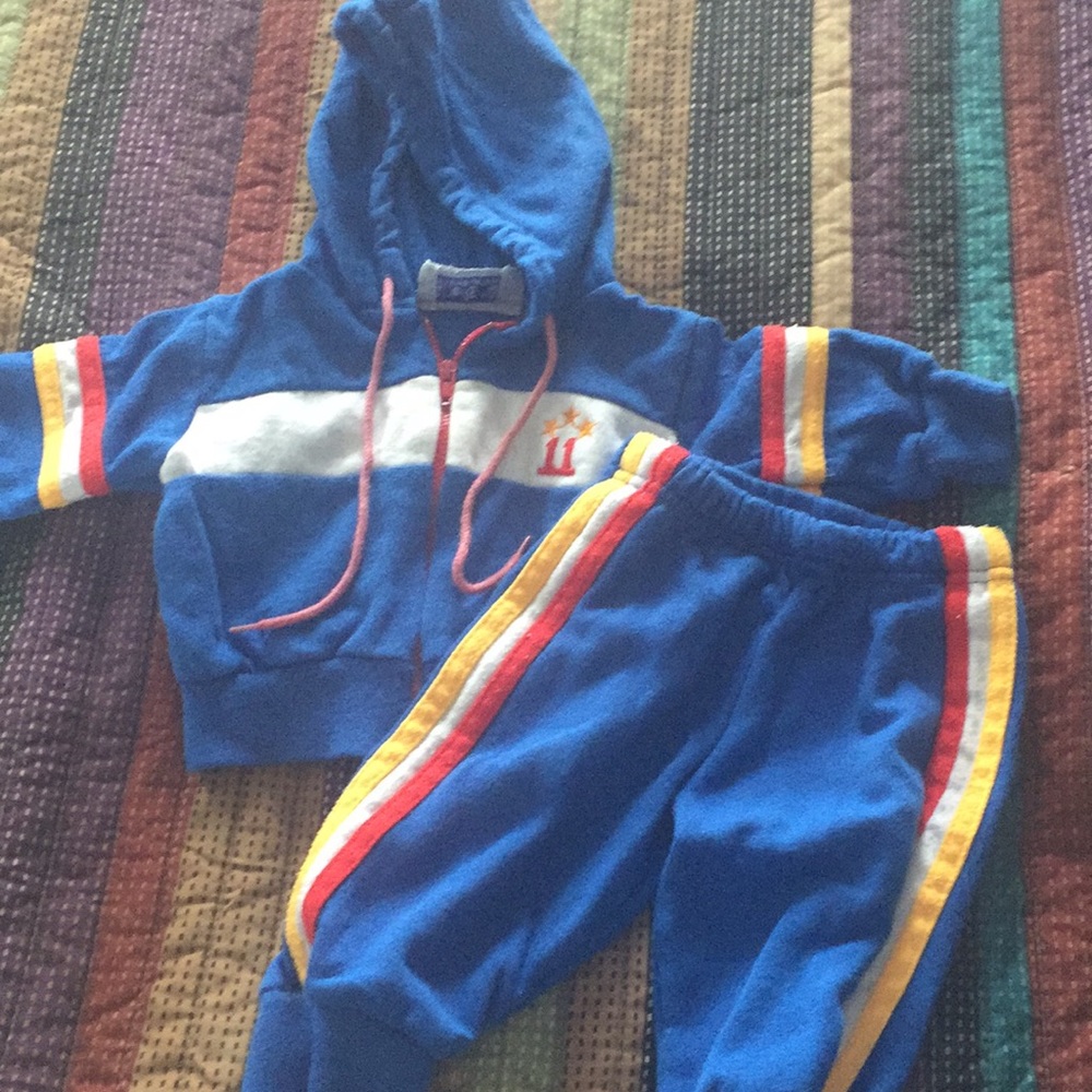 Adorable vintage track suit